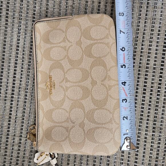 Coach Outlet F16109 Beige Double-Zip Wristlet in Signature Coated Canvas - Picture 2 of 15